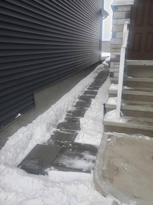 Deluxe 2 Bedroom Suite With*Netflix/Cable/Prime Edmonton Exteriör bild